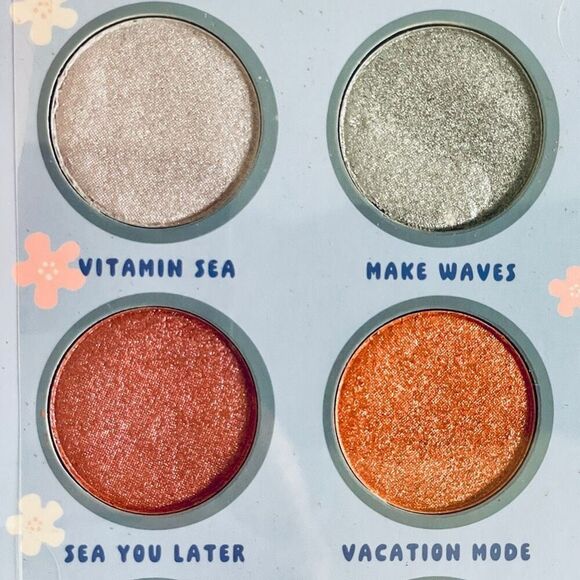 NWT Gorgeous DISNEY Lilo & Stitch Blue / White Furry Cover 16 Eyeshadow Palette - Picture 8 of 17